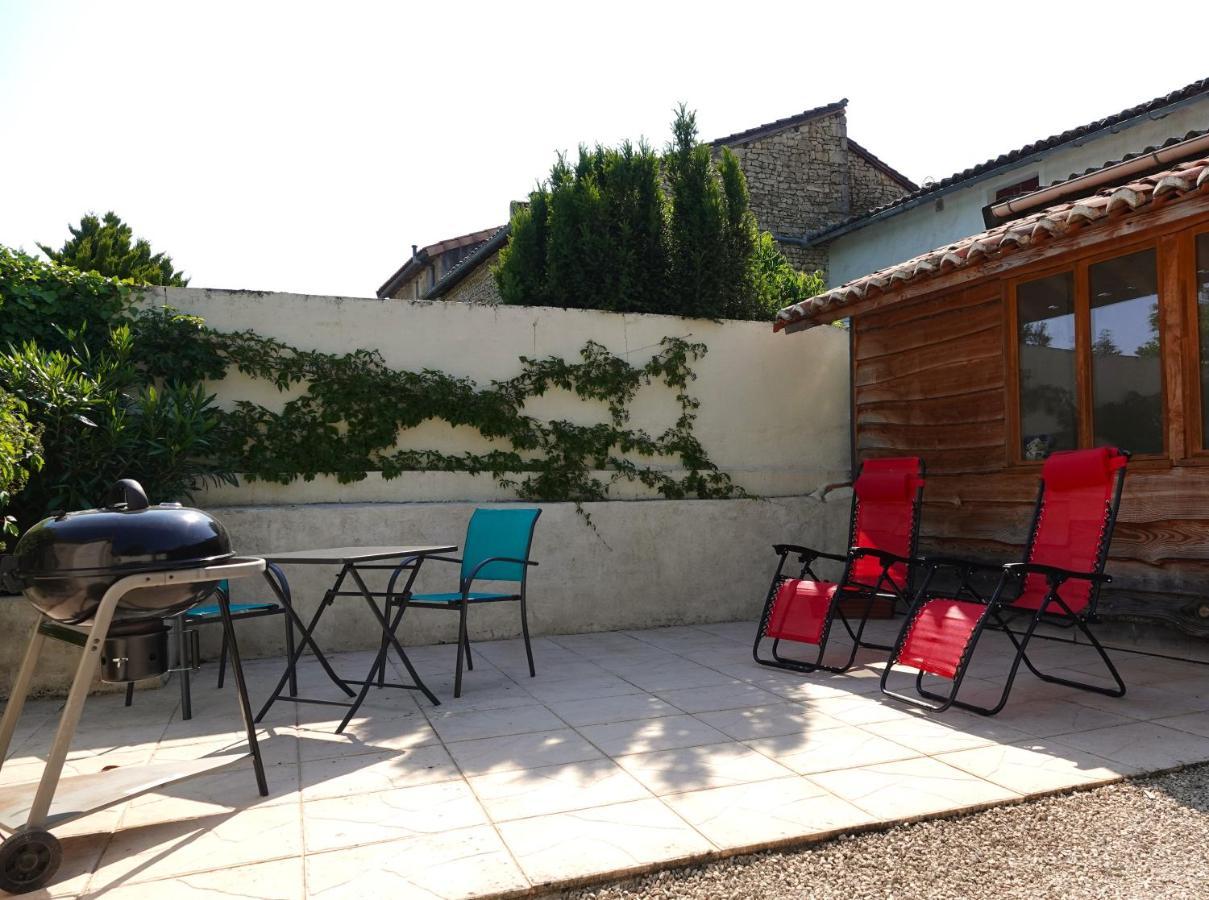 Gite Rural La Maison Mauve Ventouse Eksteriør bilde